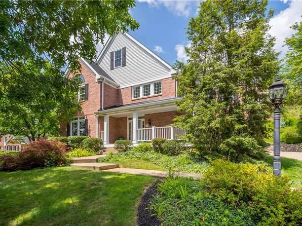 1521 Allison Dr, Pittsburgh, PA 15241