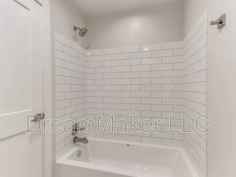 2807 Clifton Ter — Photo 20