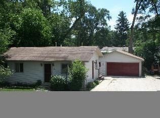 311 E Burnett Rd, Island Lake, IL 60042