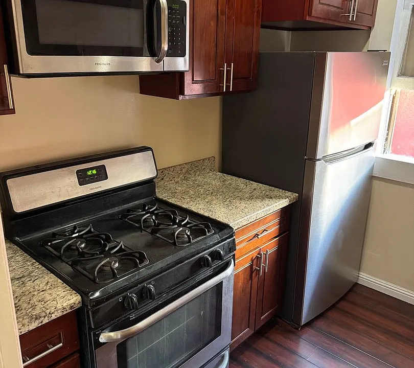 2600-2614 S San Pedro St