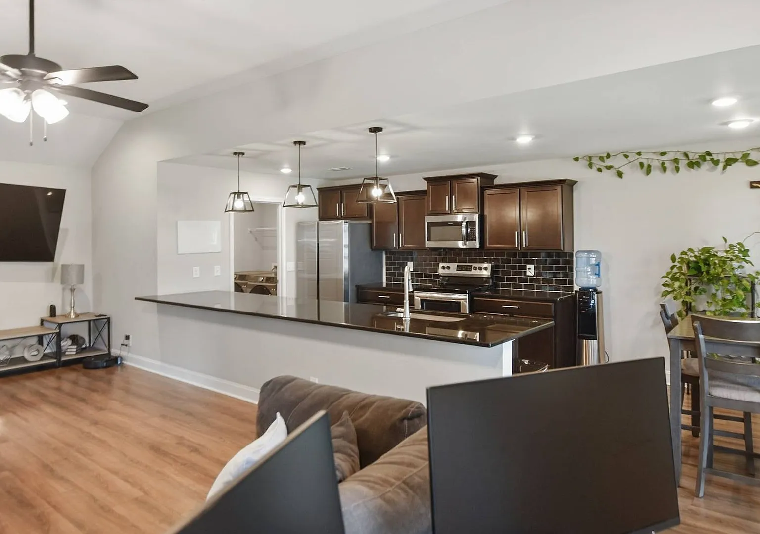 Pet Friendly Three Bedroom! — Photo 4
