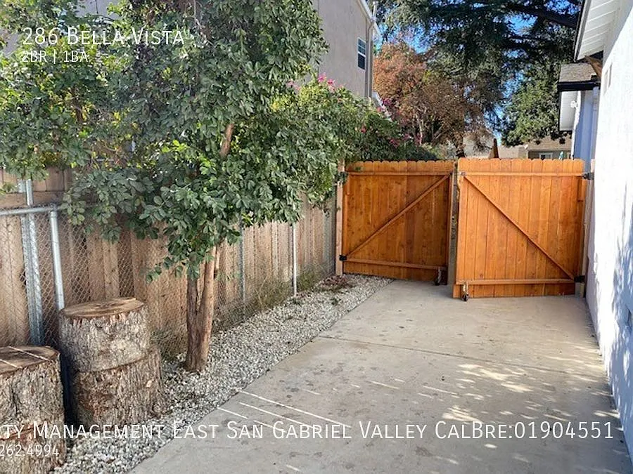 Brand New Stunning Two Bedroom Back House In Pasadena — Photo 4
