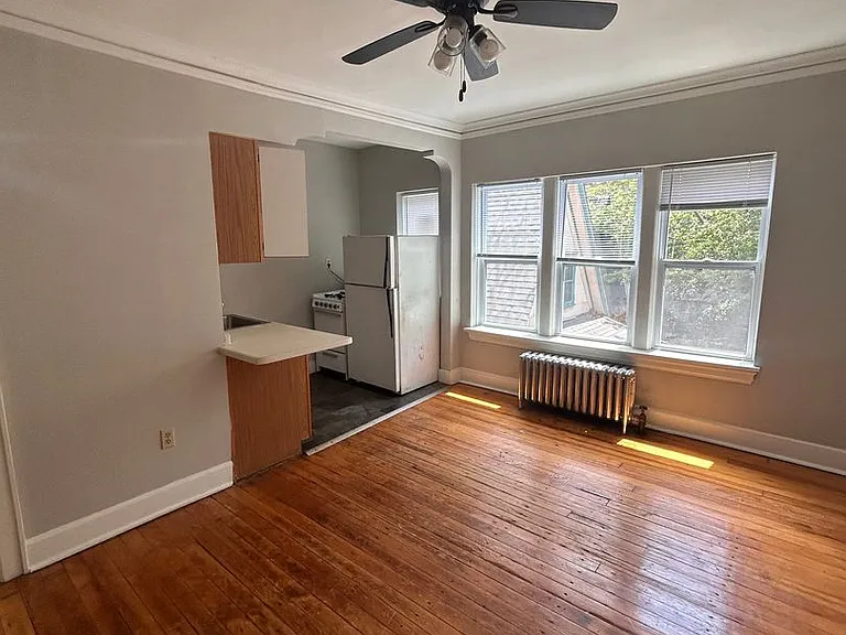 1521 N Franklin Pl — Photo 1