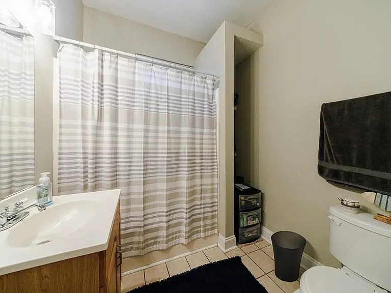 358 Clifford Ave — Photo 9