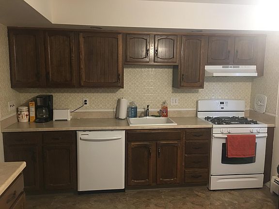 3rd image of 135 Lenox Ave