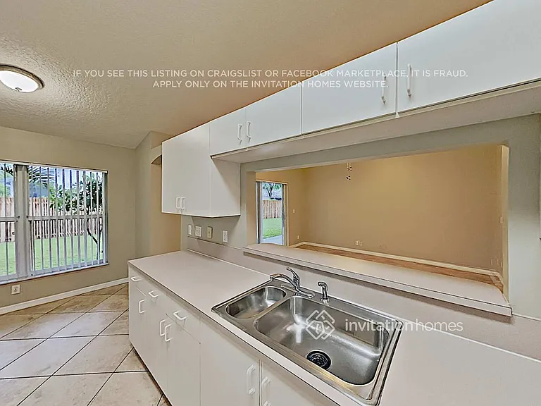 4705 NW 76th St — Photo 6