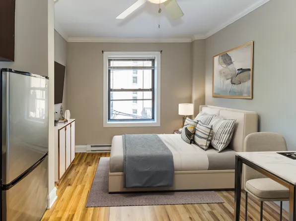 424 W. Diversey, 424 W Diversey Pkwy, Chicago, IL 60614