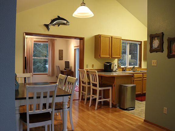 Dining/Kitchen