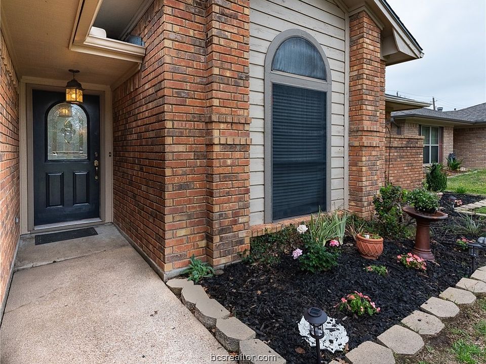 1st image of 4017 Kenwood Dr