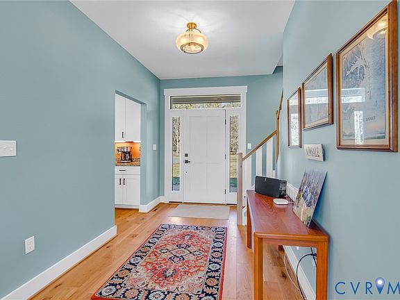 5th image of 948 Brook Ave