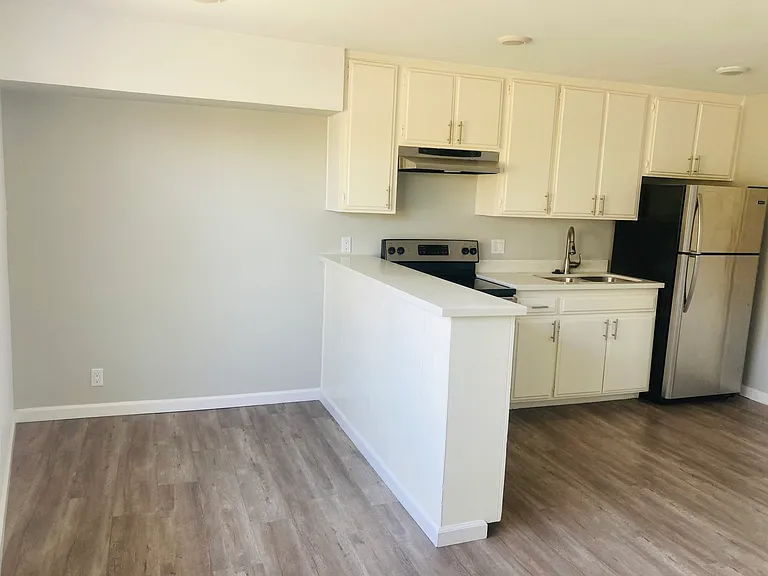 829 N Bunker Hill Ave #A — Photo 9