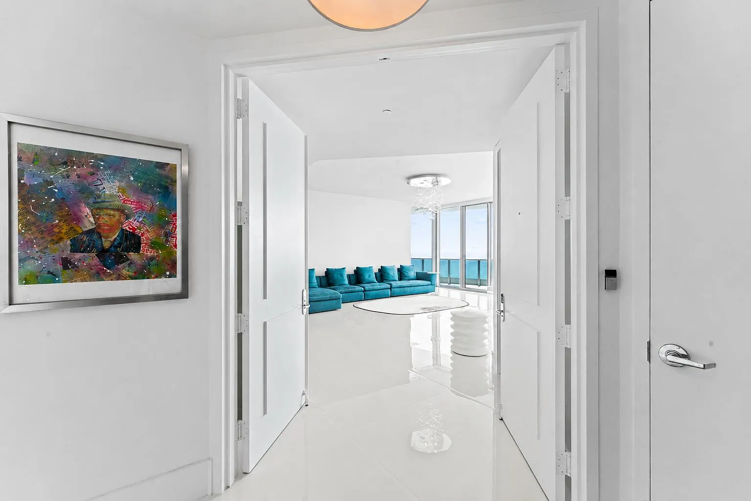 3 bed, 4.5 bath, 3640 sqft, $28,000 — Photo 4