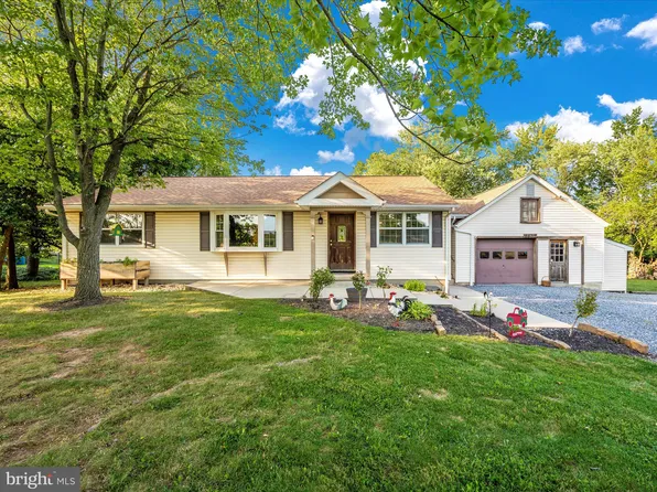 6832 Willis Ln, Frederick, MD 21702