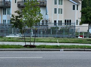 100 Pinewood Rd APT 110, Virginia Beach, VA 23451