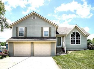 1540 NE Tawny Dr, Lees Summit, MO 64086