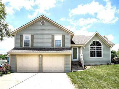 1540 NE Tawny Dr, Lees Summit, MO, 64086