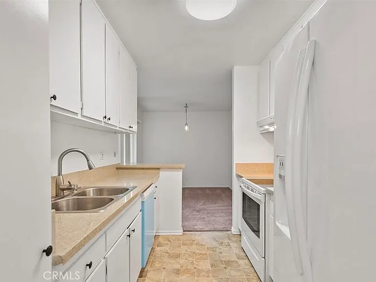 18307 Burbank Blvd #68 — Photo 7