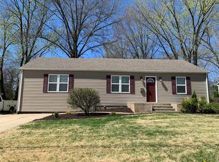 1814 Crest Dr, Alton, IL 62002