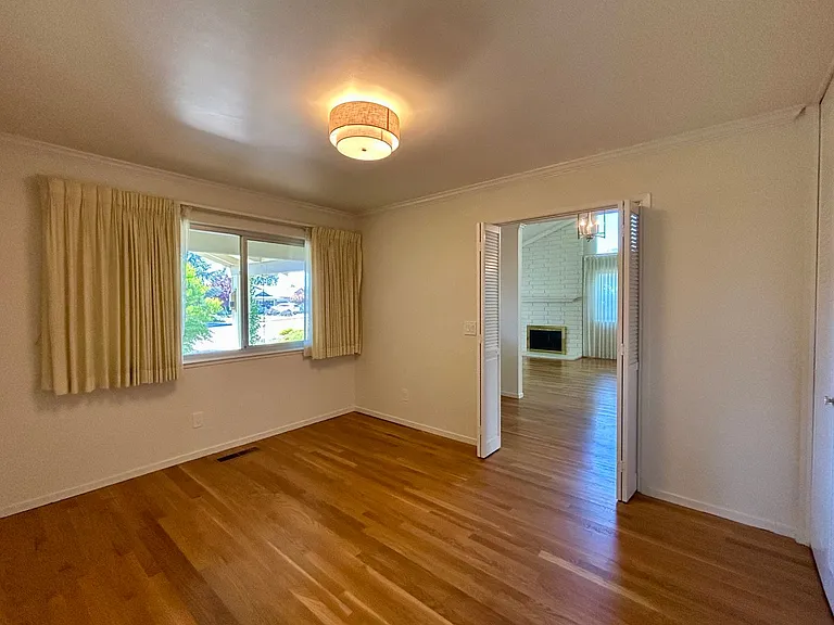 266 Valley Oaks Dr — Photo 10