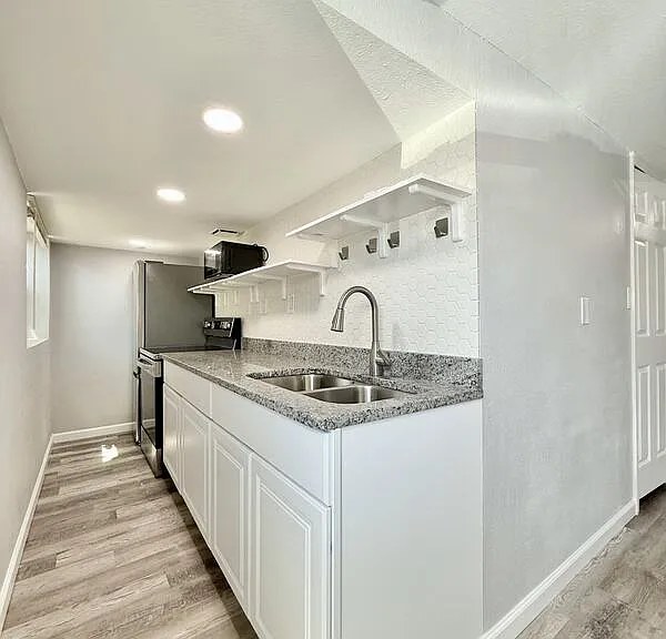 711 18th Ave S #3 — Photo 4