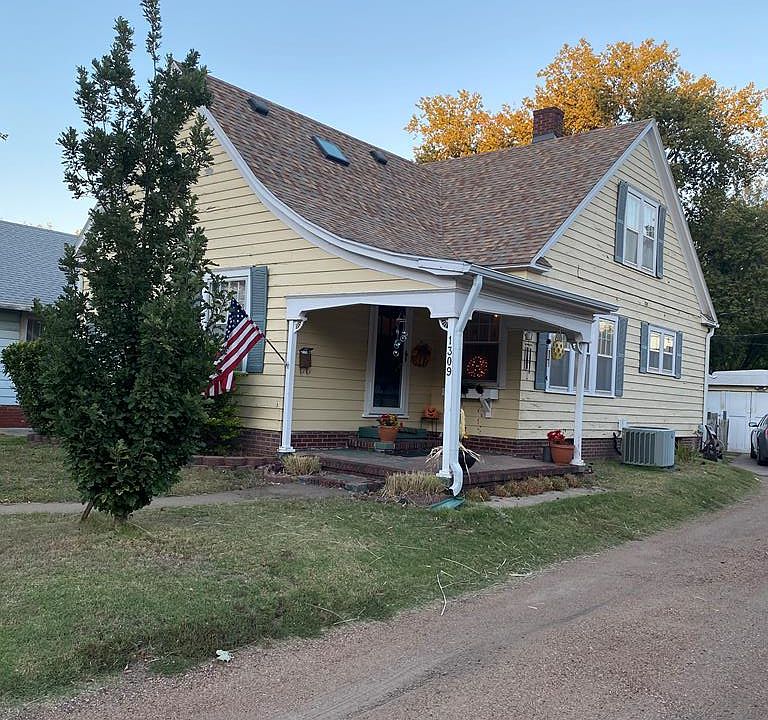 1309 S 9th St Salina KS 67401 Zillow