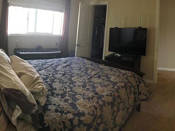 3rd image of 341 S Mariposa Ave APT 9