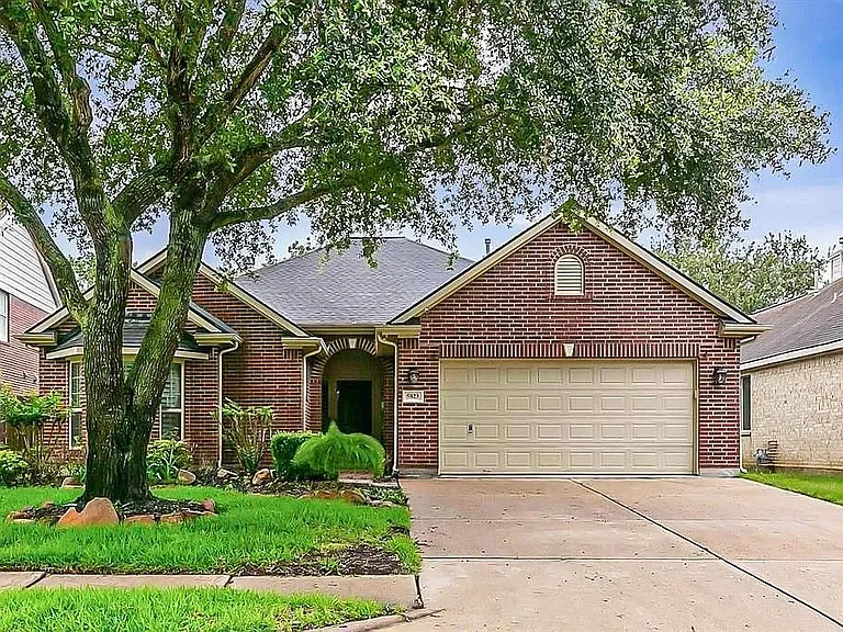 5823 Centennial Glen Dr — Photo 1