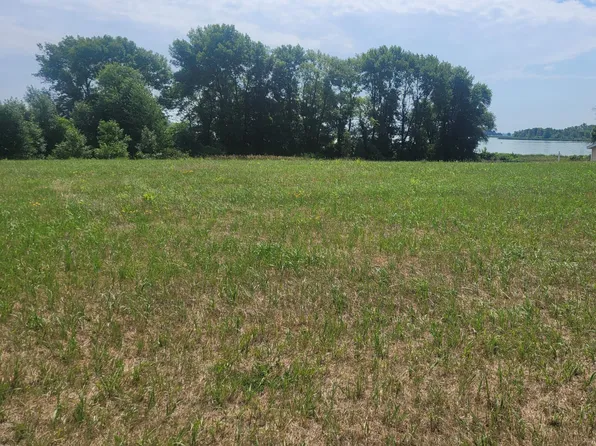 2nd St SE, Geneva, MN 56035