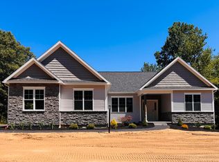 105 Maxwell Rd, Latham, NY 12110