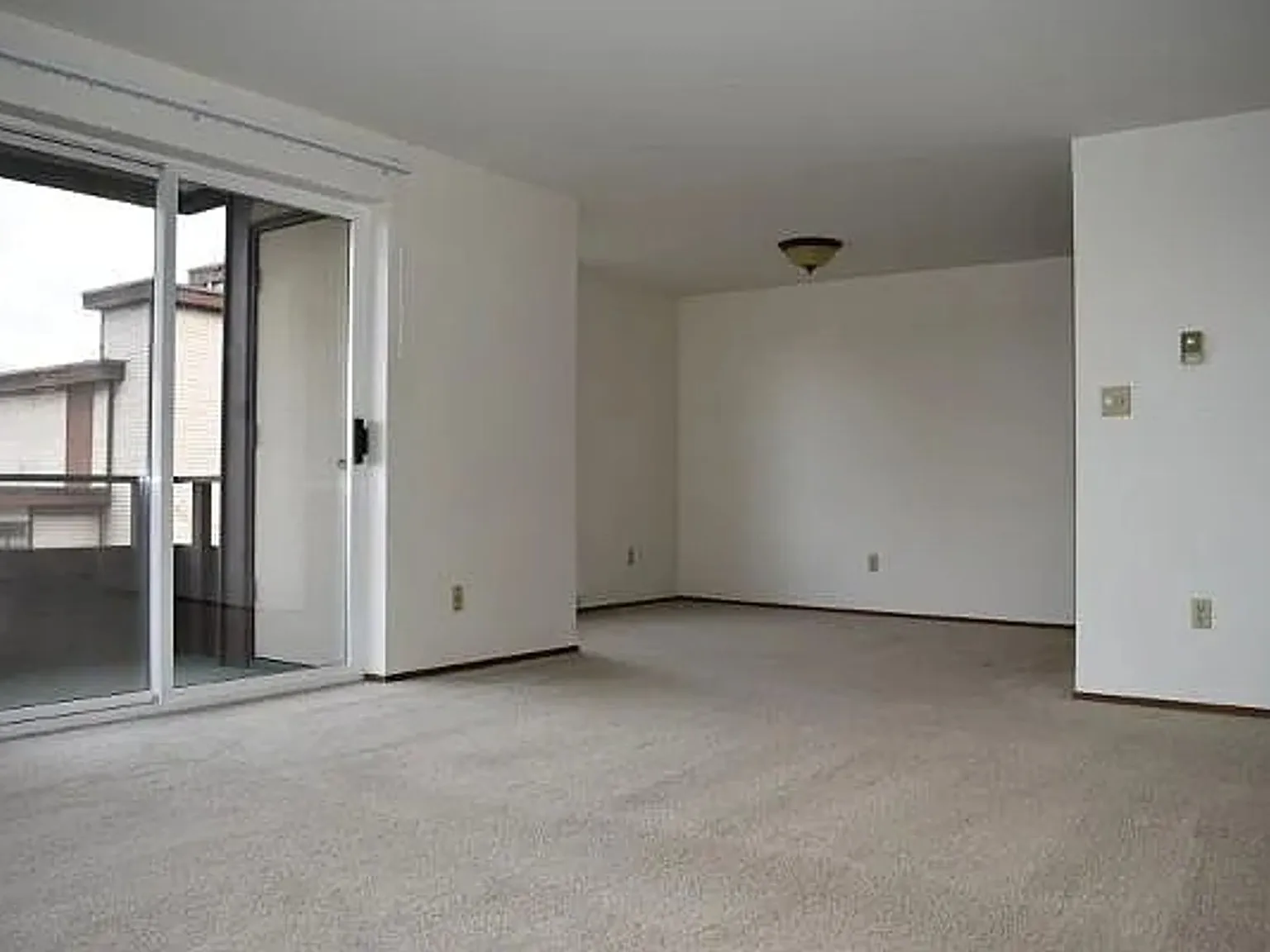 Magnolia Crestview | Classic Seattle Living at the Top of the Hill — Photo 2