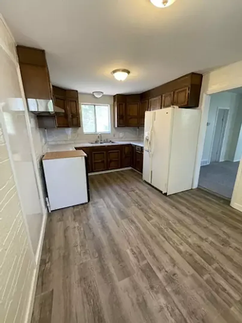 319 W. American Avenue — Photo 1
