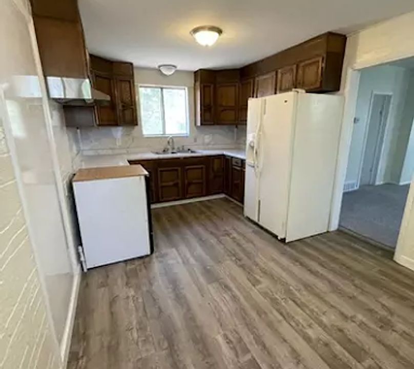 1st image of 319 W American Ave