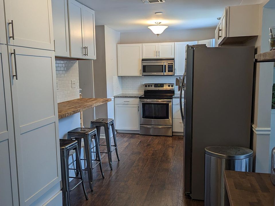 2nd image of 118 Brian Dr