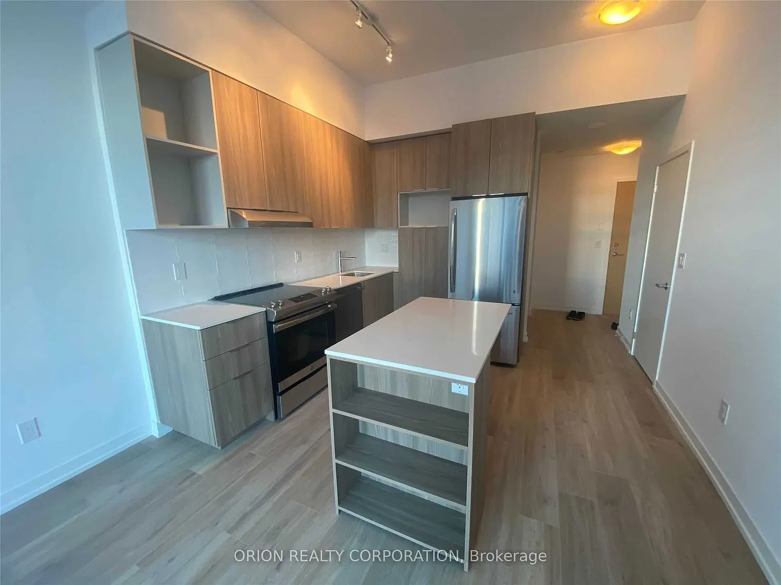 Daniel Arc Condo — Photo 2