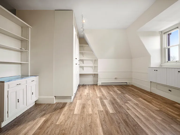 17 Gloucester St #7 — Photo 15