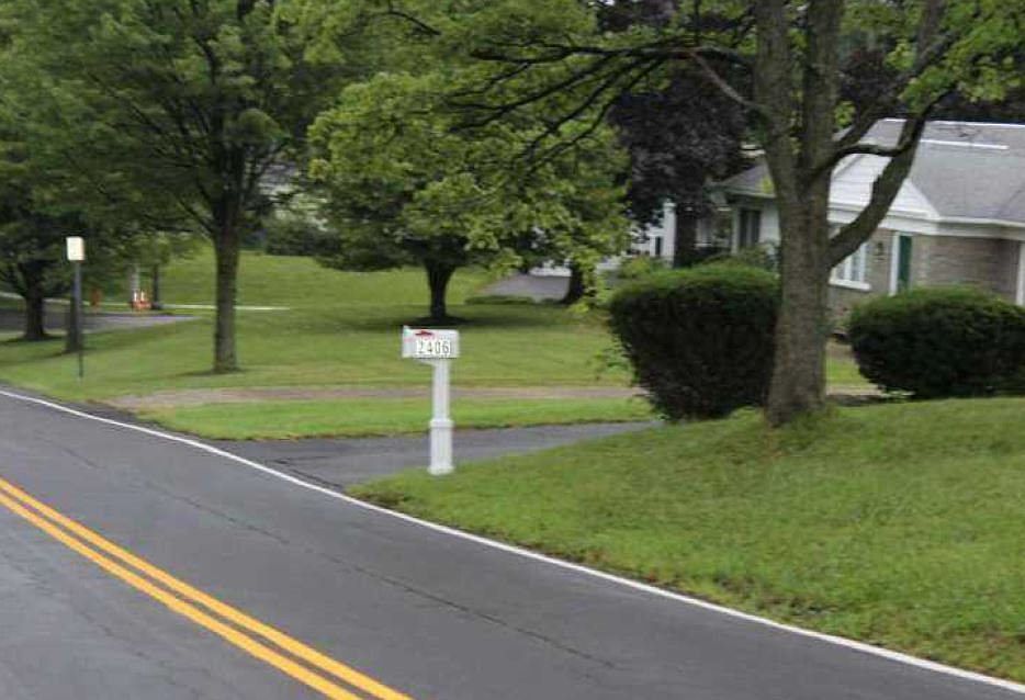 Exterior Neighborhood (street photo)