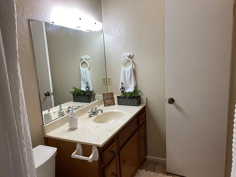 1200 NE Aspen Dr #C — Photo 9