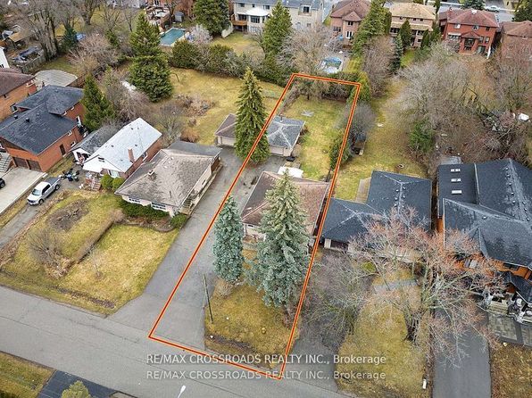 23 Cedarview Dr #10, Toronto, ON M1C 2K5