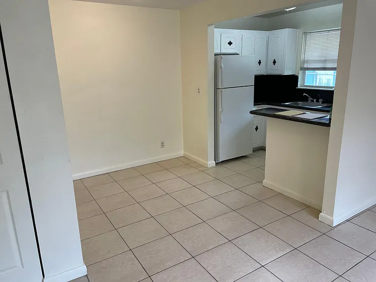 7314 NW 38th St #4 — Photo 3