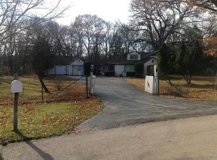 655 W Center Rd, Palatine, IL 60074