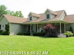 28 Blake Rd, Farmingdale, ME 04344