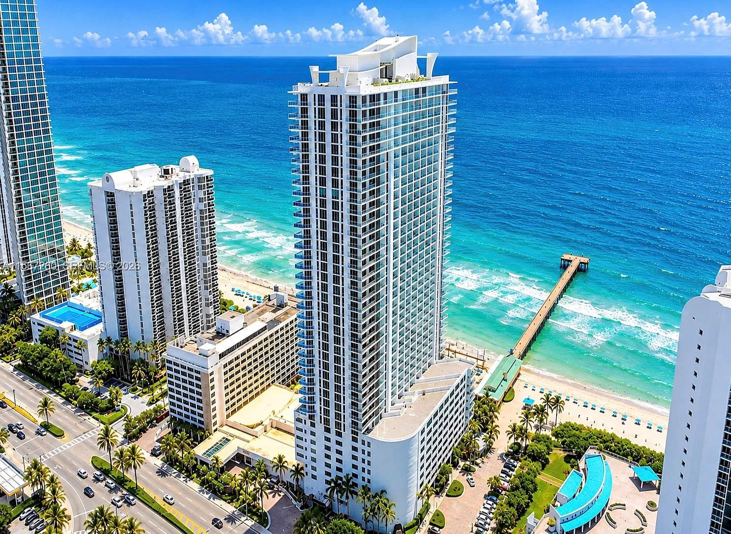 La Perla Condo — Photo 1