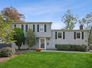 15 Sutton Dr, Berkeley Heights, NJ 07922
