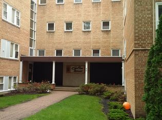 66 Carlton St #28, Winnipeg, MB R3C 1N9