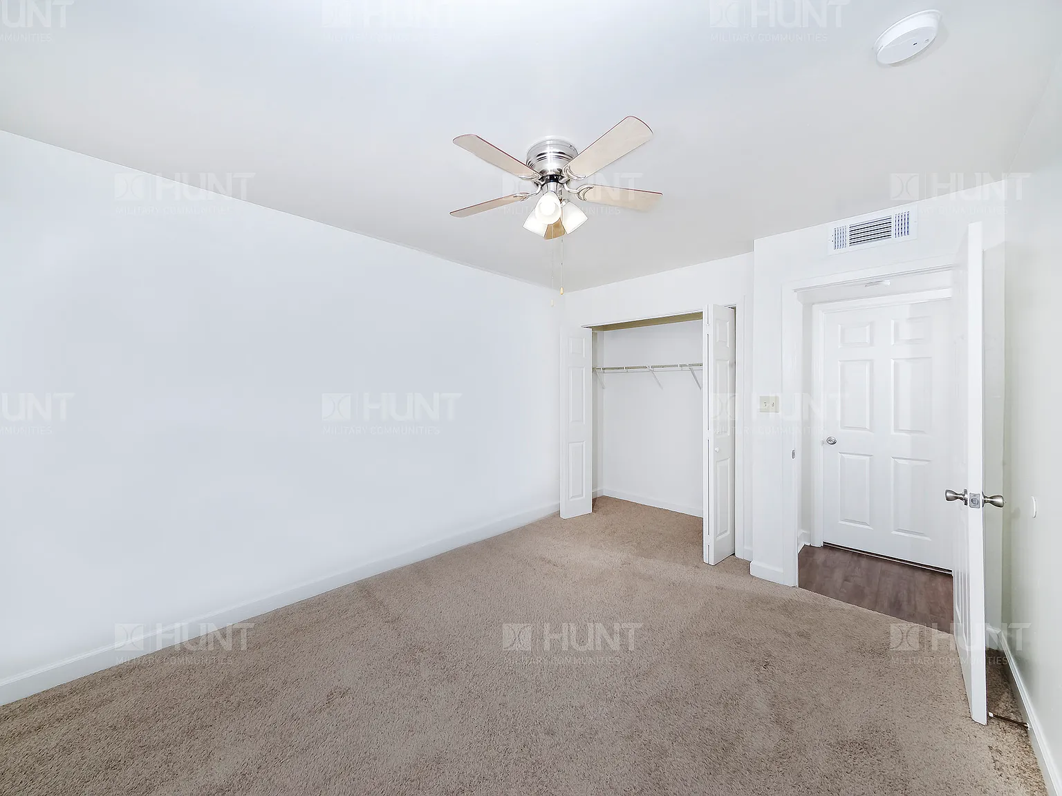3 bed, 1306 sqft, $1,917 — Photo 4
