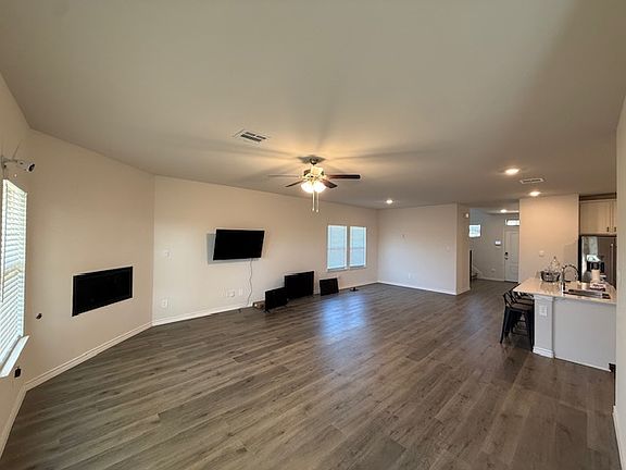 4th image of 3837 Silver City Ave