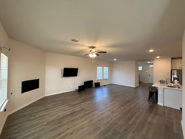 3837 Silver City Ave — Photo 4