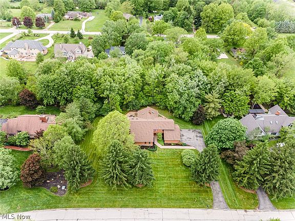 2nd image of 2626 Fairwood Dr