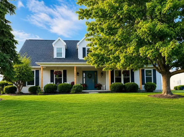 1206 Wildflower Dr, Metamora, OH 43540