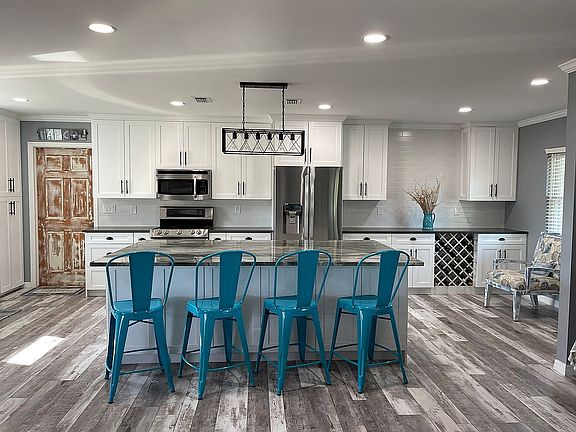 3rd image of 6325 Jamaica Cir E